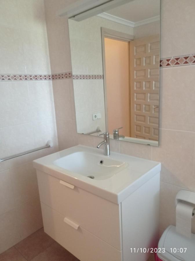 Apartamento Illa Blanca Es Pujols Bagian luar foto